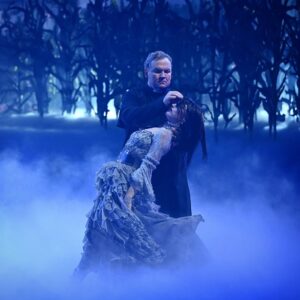 Emma Slater Instagram - Andy and Emma blessed us with a classic #HalloweenNight Paso Doble that was a symphony for our ears and masterpiece for our eyes 😈🙏 #DWTS