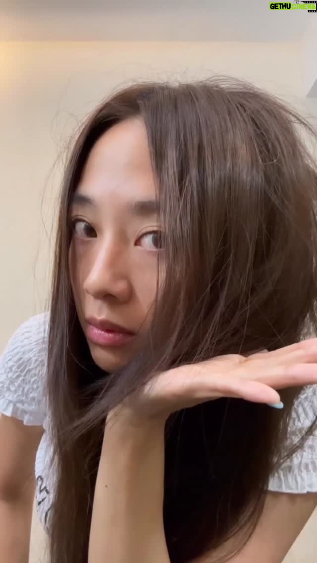 Emma Wu - 13.4K Likes - 關於那天…
沒妝髮😶
跟妝髮後🙌🏼🙌🏼🙌🏼
#復刻珉奎的me