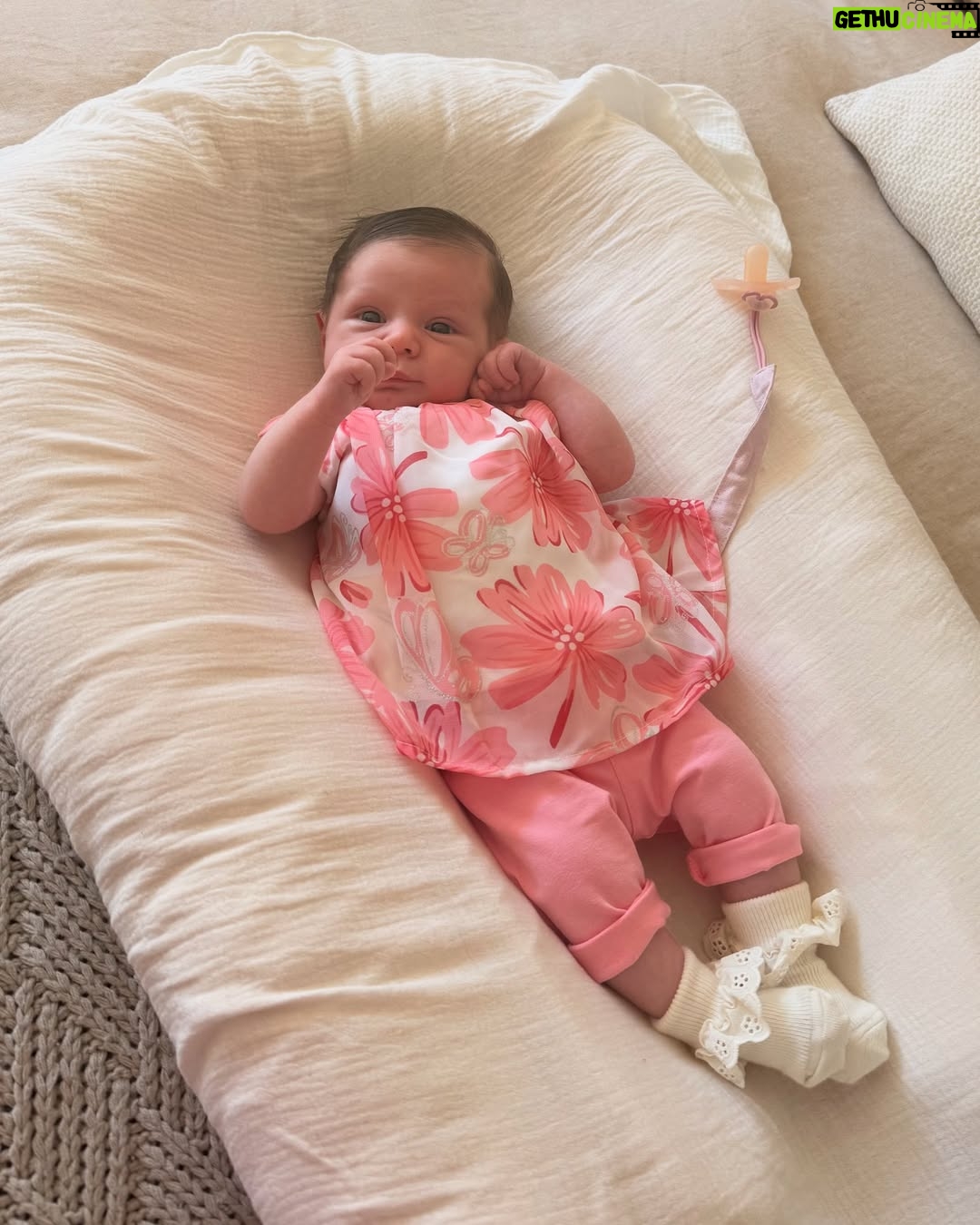 Eugenia Lemos - 64.2K Likes - Mis #BabyAlegraLooks de la semana 🤭💕 

Mi mami @eugenialemosok elige mis looks hermosos en @limonada.cl 💕✨