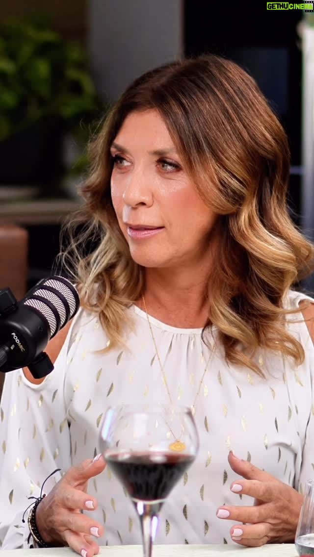 Eva Isanta - 11K Likes - “Me dijeron que si no posaba en bikini no llegaría a nada.”

A veces, el ruido de fuera intenta definir tu valor. Pero el verdadero éxito no está en lo que muestras, sino en lo que construyes con autenticidad, talento y coherencia.

En este episodio de Bendita Madurez, Eva Isanta nos habla de su carrera, de cómo rompió estereotipos y de la fuerza que nace cuando confías en ti misma.

🎧 Disponible en YouTube: Bendita Madurez