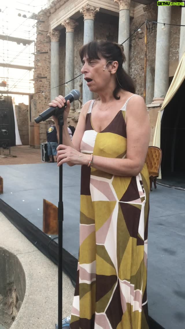 Eva Isanta - 49.8K Likes - SE AGRADECE DIFUSIÓN