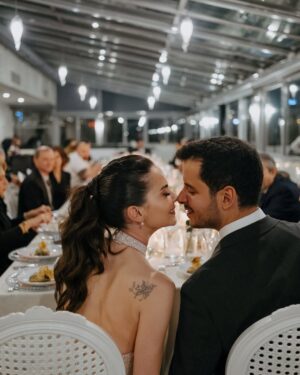 Ezgi Şenler Instagram - 19.04.2025 💍 Bu harika nişanımızda yanımızda olan muhteşem insanlara ne kadar teşekkür etsem az kalır ! 
Başta bizi ağırlayan @limakambassadore ailesine, hayallerimden öte süslemeleriyle canım @sakorganizasyon ailesine,saç ve makyajda sihirli elleriyle yanımda olan @redwhitekuafor_merkez  @milaybasata @ali_burkay3344 ‘e ,bu anları ölümsüzleştiren muhteşem gözü olan canım arkadaşım @kubrabayramoglu iyi ki varsın. Nişan hediyelerimi yapan bitanem @emelekin ve  @amelies.collection ‘a ne kadar minnetarım anlatamam. Menülerimi hazırlayan kuzenim bebeğim @aleys.co!!!! Mükemmel elbisemi 10 günde hazırlayan bitanem @nilevgar 💋💋 Ve yanımızda olan ailelerimiz ve dostlarımıza çooook teşekkür ederiz. Siz olmasaydınız olmazdı. Hepinizi çook seviyoruz 💋🎀❤️