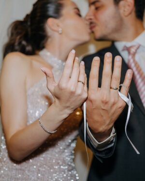 Ezgi Şenler Instagram - 19.04.2025 💍 Bu harika nişanımızda yanımızda olan muhteşem insanlara ne kadar teşekkür etsem az kalır ! 
Başta bizi ağırlayan @limakambassadore ailesine, hayallerimden öte süslemeleriyle canım @sakorganizasyon ailesine,saç ve makyajda sihirli elleriyle yanımda olan @redwhitekuafor_merkez  @milaybasata @ali_burkay3344 ‘e ,bu anları ölümsüzleştiren muhteşem gözü olan canım arkadaşım @kubrabayramoglu iyi ki varsın. Nişan hediyelerimi yapan bitanem @emelekin ve  @amelies.collection ‘a ne kadar minnetarım anlatamam. Menülerimi hazırlayan kuzenim bebeğim @aleys.co!!!! Mükemmel elbisemi 10 günde hazırlayan bitanem @nilevgar 💋💋 Ve yanımızda olan ailelerimiz ve dostlarımıza çooook teşekkür ederiz. Siz olmasaydınız olmazdı. Hepinizi çook seviyoruz 💋🎀❤️