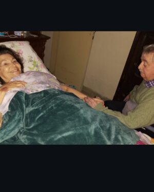 Fernanda Metilli Instagram - “La Mary” . Se fue de este plano el Viernes 11 de Abril de 2025. El dolor y el amor son iguales de egoístas. Solo puedo escribir que estaba ilusionada con que te quedaras un poco más ♥️ Con el tiempo comprenderé que te quedaste un año más para darnos tiempo , para despedirte y sentir el amor que siempre te tuvo todo el mundo . ♥️ Serás siempre la Luz de mi vida mamita querida ♥️ 
.
Fede y yo sabemos que nos cuidas x siempre , a nosotros, a tus nietos a tu compañero de vida Osvaldo 
.
Gracias Ma x cuidar a papi durante 16 años sin parar. Dejando todo para él 
.
Gracias x darnos  la vida ♥️ y no te olvides … xq yo no me olvido : “SÉ FELIZ Y CAMINÁ DERECHA “ 
.