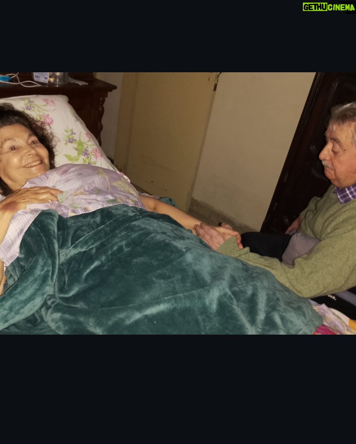 Fernanda Metilli - 52.9K Likes - “La Mary” . Se fue de este plano el Viernes 11 de Abril de 2025. El dolor y el amor son iguales de egoístas. Solo puedo escribir que estaba ilusionada con que te quedaras un poco más ♥️ Con el tiempo comprenderé que te quedaste un año más para darnos tiempo , para despedirte y sentir el amor que siempre te tuvo todo el mundo . ♥️ Serás siempre la Luz de mi vida mamita querida ♥️ 
.
Fede y yo sabemos que nos cuidas x siempre , a nosotros, a tus nietos a tu compañero de vida Osvaldo 
.
Gracias Ma x cuidar a papi durante 16 años sin parar. Dejando todo para él 
.
Gracias x darnos  la vida ♥️ y no te olvides … xq yo no me olvido : “SÉ FELIZ Y CAMINÁ DERECHA “ 
.