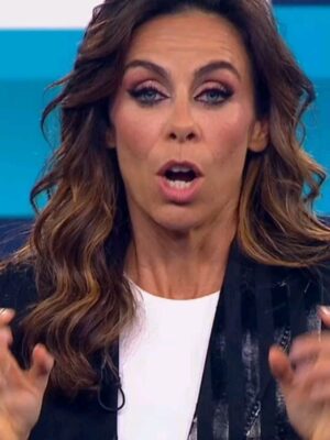 Filomena Cautela Instagram - ( É escolher 1 para partilhar) Hoje 22h35 na RTP1 se puderem partilhar a avó agradece. Se não, diria que ha pelo menos 1 destes vídeo que poderia ser partilhado por vós e era bem mais importante que 80% dos assuntos que nos querem pôr a discutir.
3º episódio de Programa Cautelar. É mais calminho mas adensa para o final. Respiramos um bocadinho e para a semana acreditem, é provavelmente o melhor episódio da temporada.
Tudo em @programacautelar.rtp