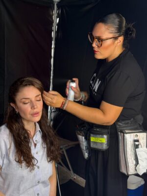 Flora Martínez Instagram - Qué bonito regresar a Valencia a participar de una película española de la maravillosa @ruthcaudelimarti con un equipo fantástico y una historia que tocará fibras profundas. Gracias @dacsaproduccions a la co producción colombiana @guarin.oscar
❤️ @pilarfernandez_manager