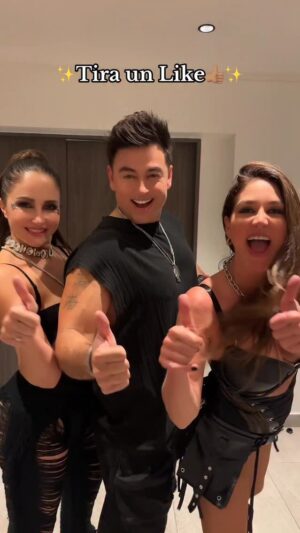 Francini Amaral Instagram - No responde pero tira like… mínimo que nos mande un emoji también 😂

#NoRespondePero #viral #HumorTikTok #axebahia #trend #shiny