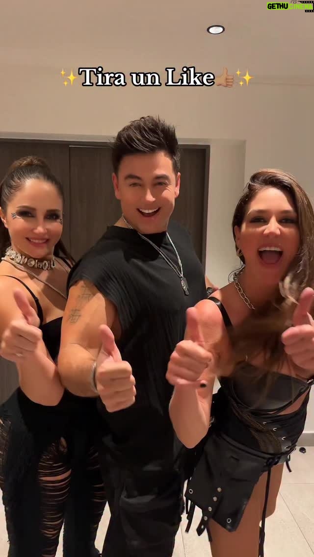 Francini Amaral - 10K Likes - No responde pero tira like… mínimo que nos mande un emoji también 😂

#NoRespondePero #viral #HumorTikTok #axebahia #trend #shiny