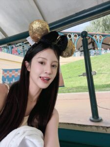 Actress Genie Chen HD Photos and Wallpapers October 2025