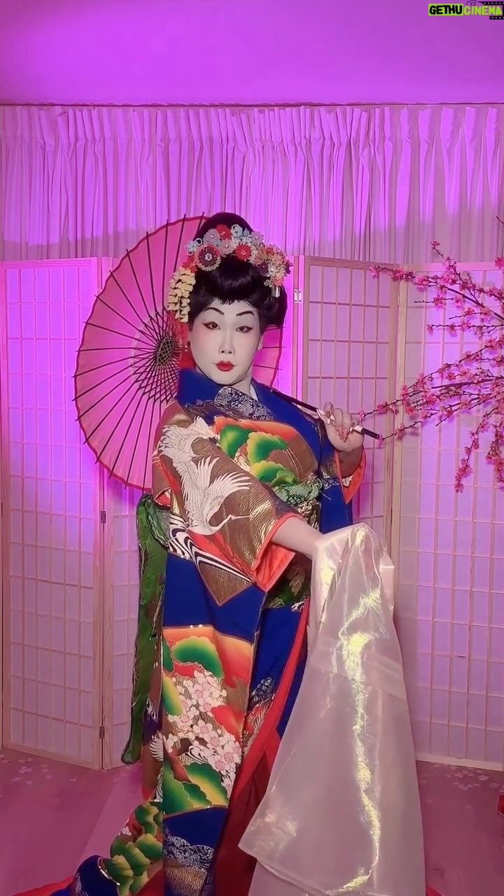 Gia Gunn - 4.7K Likes - Come watch me perform live on TikTok every Sunday at 9:30 PM PST