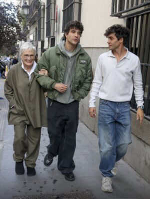 Glenn Close Instagram - Walking with my beloved "Los Javis" on a break from filming their incredibly exciting LA BOLA NEGRA. I am honored to have been in their film for two quick days of shooting, and to have had scenes with the wonderful Alana S. Portero (whose amazing book--Bad Habit--I'm now reading) and the wildly gifted Carlos González, in the Ateneo de Madrid, sitting under a portrait of Federico García Lorca. I revel in storytelling and this movie is an inspired story. 
Olé! 
@cf_losjavis_ 
#javiersmbrossi 
#javiercalvo 
#alanasportero 
#carlosgonzalez 
@ateneodemadrid 
#labolanegra