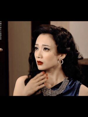 Grace Wong Instagram - 在清潔相簿途中…

無端端好掛住演員的生活…

#花曼
#城寨英雄
#回憶殺