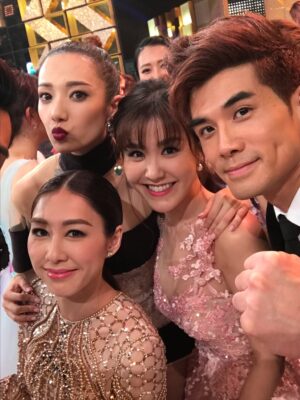 Grace Wong Instagram - 在清潔相簿途中…

無端端好掛住演員的生活…

#花曼
#城寨英雄
#回憶殺