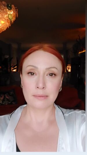 Gülçin Santırcıoğlu Instagram - Evim setim setim evim.. Seviyorum @yalicapkiniresmi  @ogm.pictures make up @makeup_artist_htc