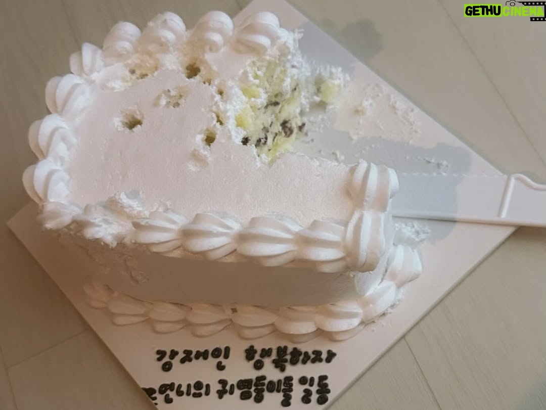Ham Eun-jung - 16.5K Likes - 옆에서 항상 잘 챙겨준 모든 분들 감사해요 
#여왕의집 #잘가재인아