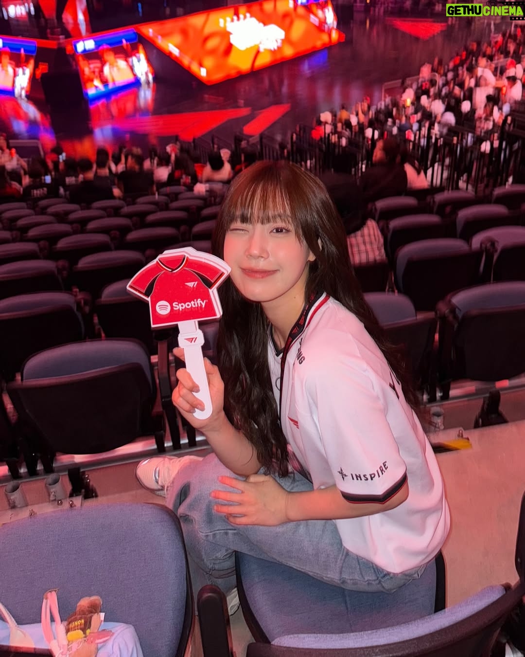 Hur Young-ji - 29.1K Likes - 어제의협곡에서 못나오는중...