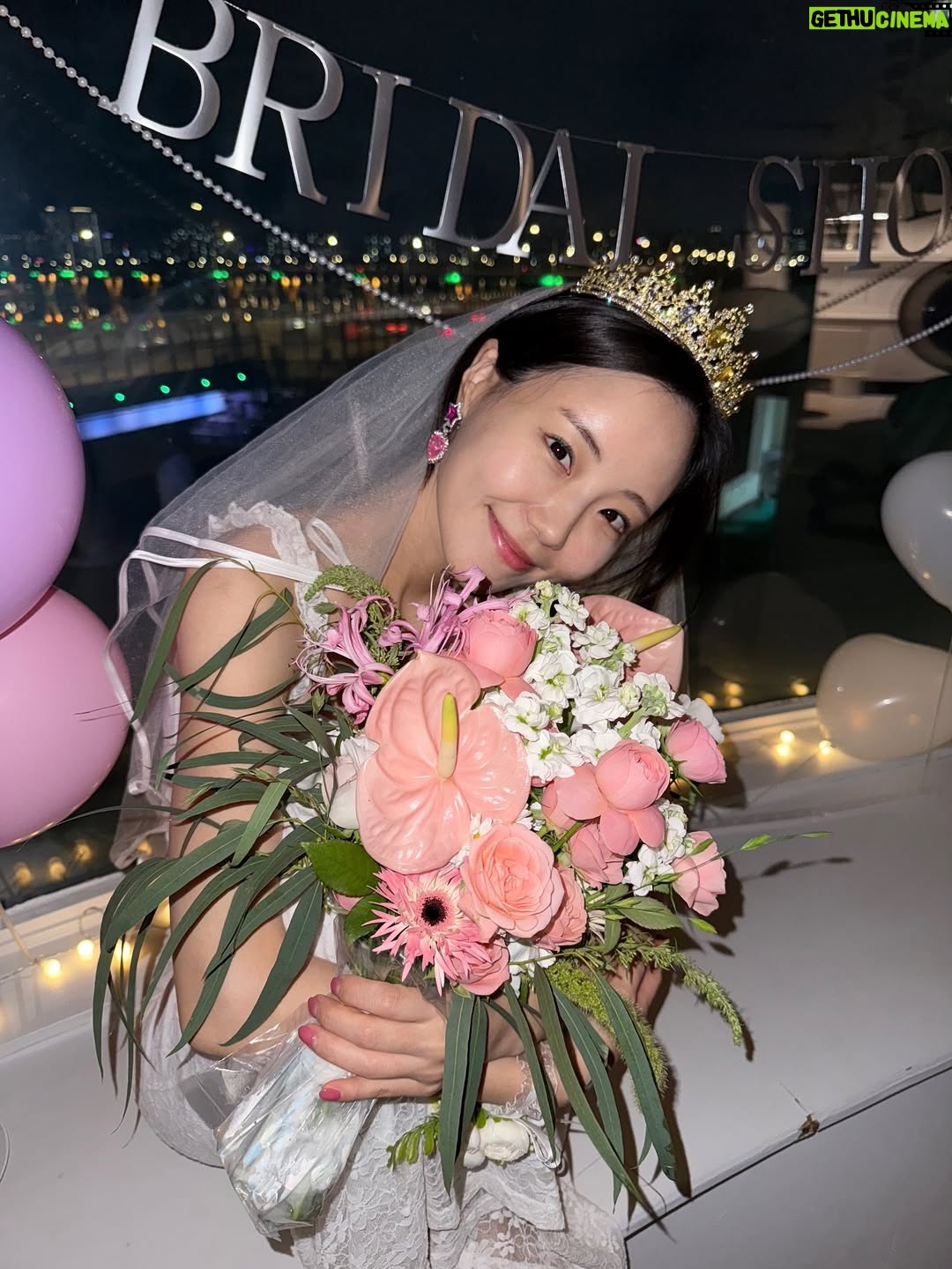 Hur Young-ji - 29.3K Likes - .
나의반쪽 사랑하는 우리언니❤️
사진보면서도 눈물 펑펑인데....그래도 쿨하게 보내줄게!
진짜 많이 사랑해 건강하고 행복하게 잘살아!