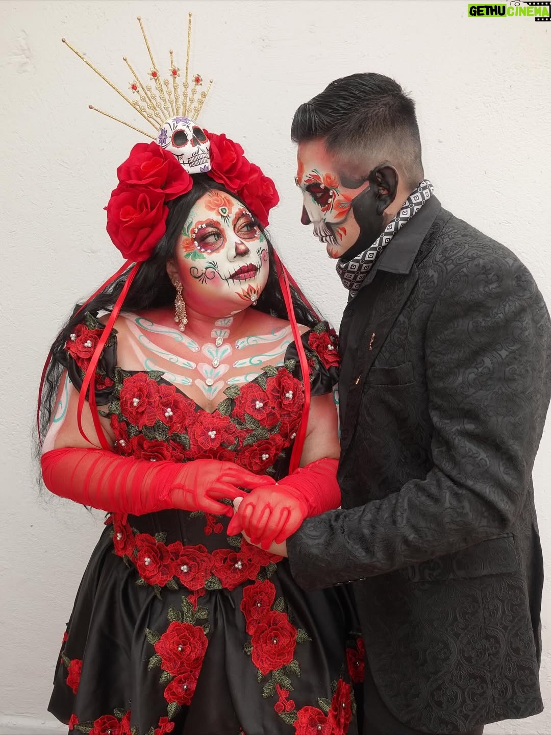 Herly RG - 39.7K Likes - Te voy amar hasta morir 💀❤️ 

No se pierdan nuestro episodio de mañana @polos.opuestos.podcast 7:00 pm quedo precioso 💀❤️

💄Make-up: @mabel_kotta