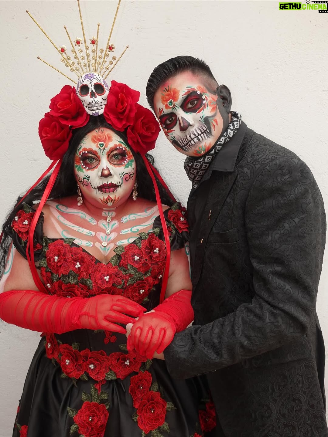 Herly RG - 39.7K Likes - Te voy amar hasta morir 💀❤️ 

No se pierdan nuestro episodio de mañana @polos.opuestos.podcast 7:00 pm quedo precioso 💀❤️

💄Make-up: @mabel_kotta