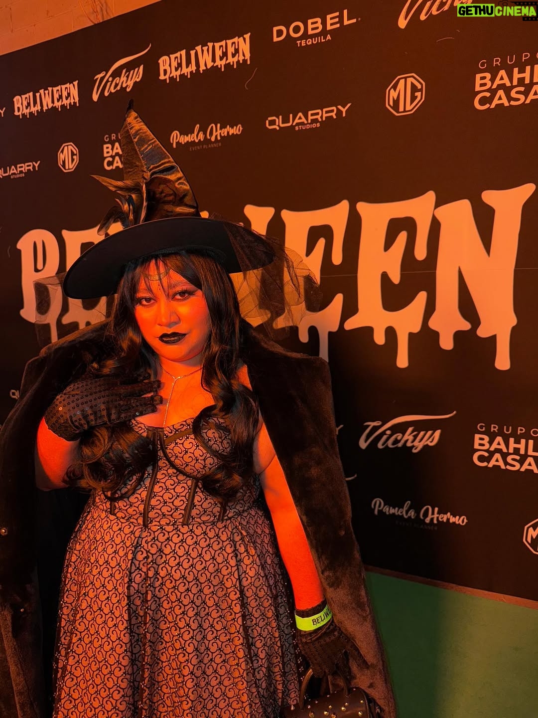 Herly RG - 61.2K Likes - Ayer en el #belliween una noche ICONIC ✨💚 gracias a @belindapop y @mgmotormx por la invitación 🎃👻👹💋

Gracias a mi @luisdelaluz por la fotito 📸