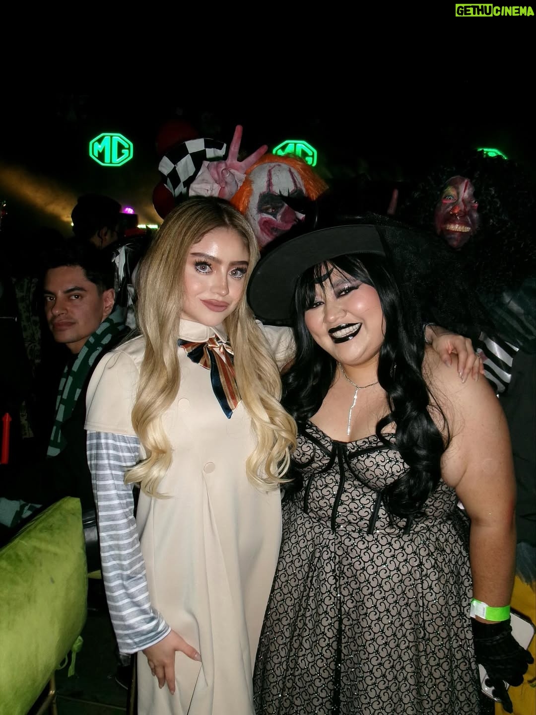 Herly RG - 61.2K Likes - Ayer en el #belliween una noche ICONIC ✨💚 gracias a @belindapop y @mgmotormx por la invitación 🎃👻👹💋

Gracias a mi @luisdelaluz por la fotito 📸