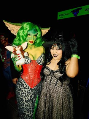 Herly RG Instagram - Ayer en el #belliween una noche ICONIC ✨💚 gracias a @belindapop y @mgmotormx por la invitación 🎃👻👹💋

Gracias a mi @luisdelaluz por la fotito 📸