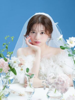 Hiyori Sakurada Instagram - PLACOLE＆DRESSYの表紙をさせていただきました🪽