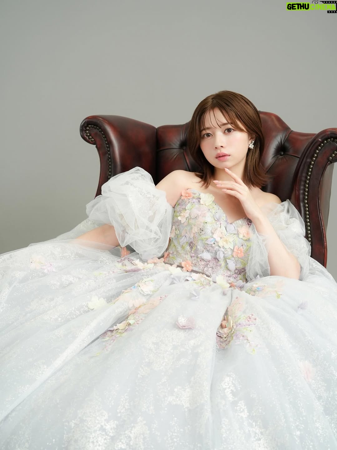 Hiyori Sakurada - 120K Likes - PLACOLE＆DRESSYの表紙をさせていただきました🪽