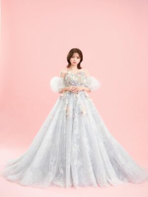Hiyori Sakurada Instagram - PLACOLE＆DRESSYの表紙をさせていただきました🪽