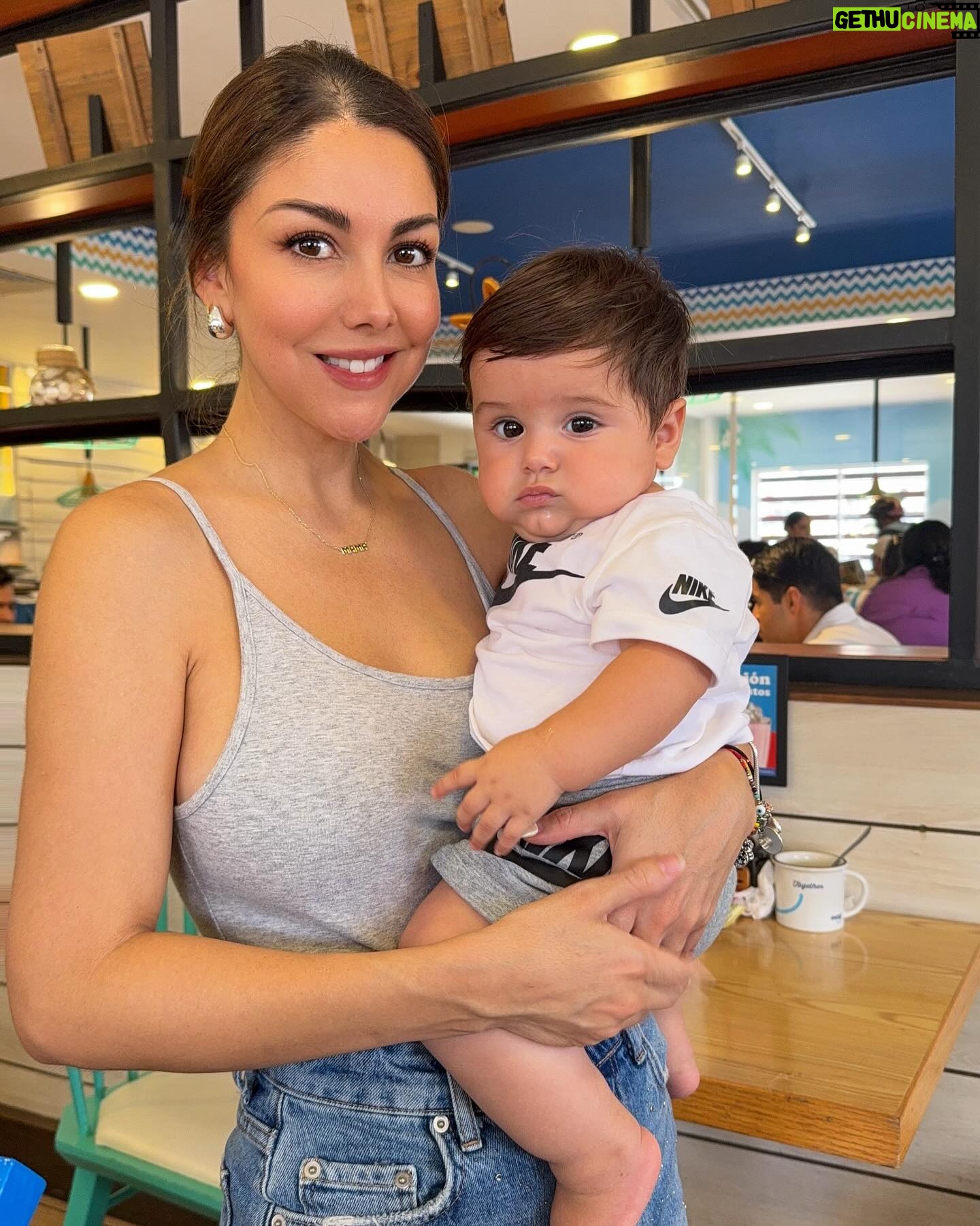 Ilean Almaguer - 50.1K Likes - Un domingo más siendo la más afortunada de tenerte. 🥰💙 Domingo de #pancakes #cheatday #mom