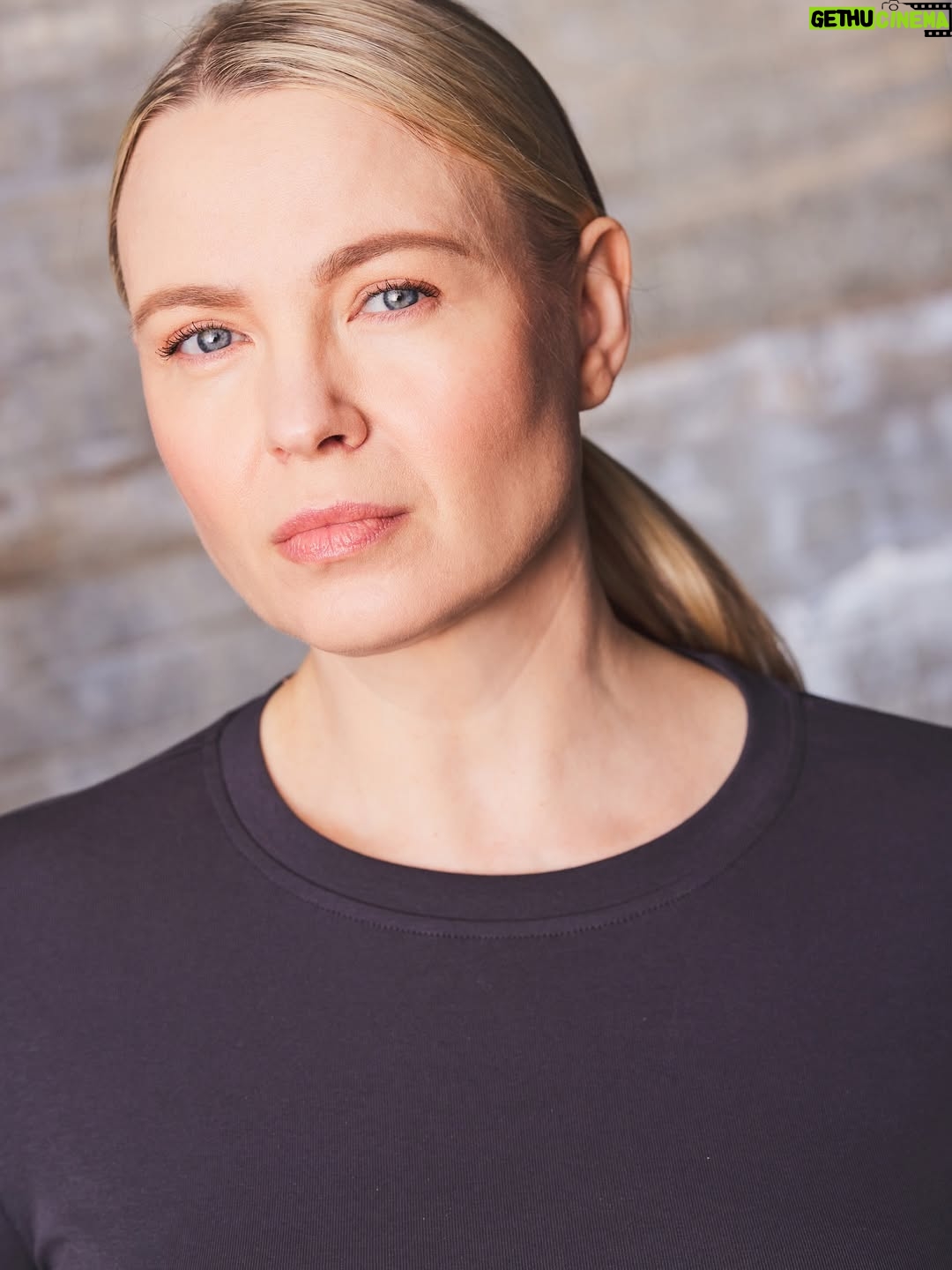 Irina Voronina - 498 Likes - Forgot to brag about new headshots by @joannadegeneres ! So many awesome looks!!! #irinavoronina #headshots #lifeofanactor