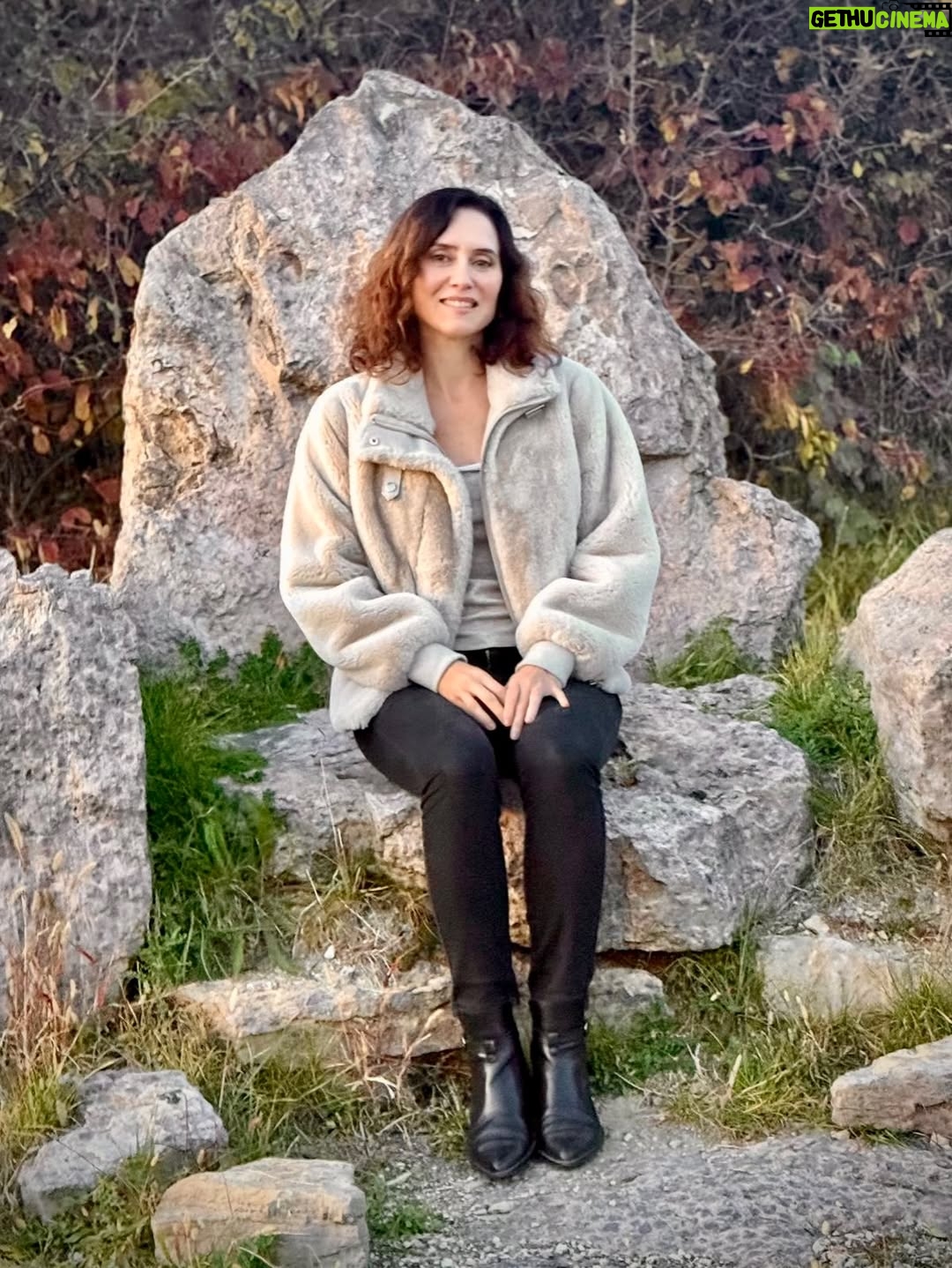 Isabel Díaz Ayuso - 39.6K Likes - Otoño 🍂