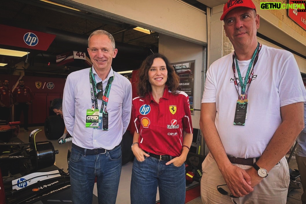 Isabel Díaz Ayuso - 31.2K Likes - Todo lo mejor para nuestro campeón @carlossainz55,  embajador del Gran Premio de Fórmula 1 de España. #F1 #USGP