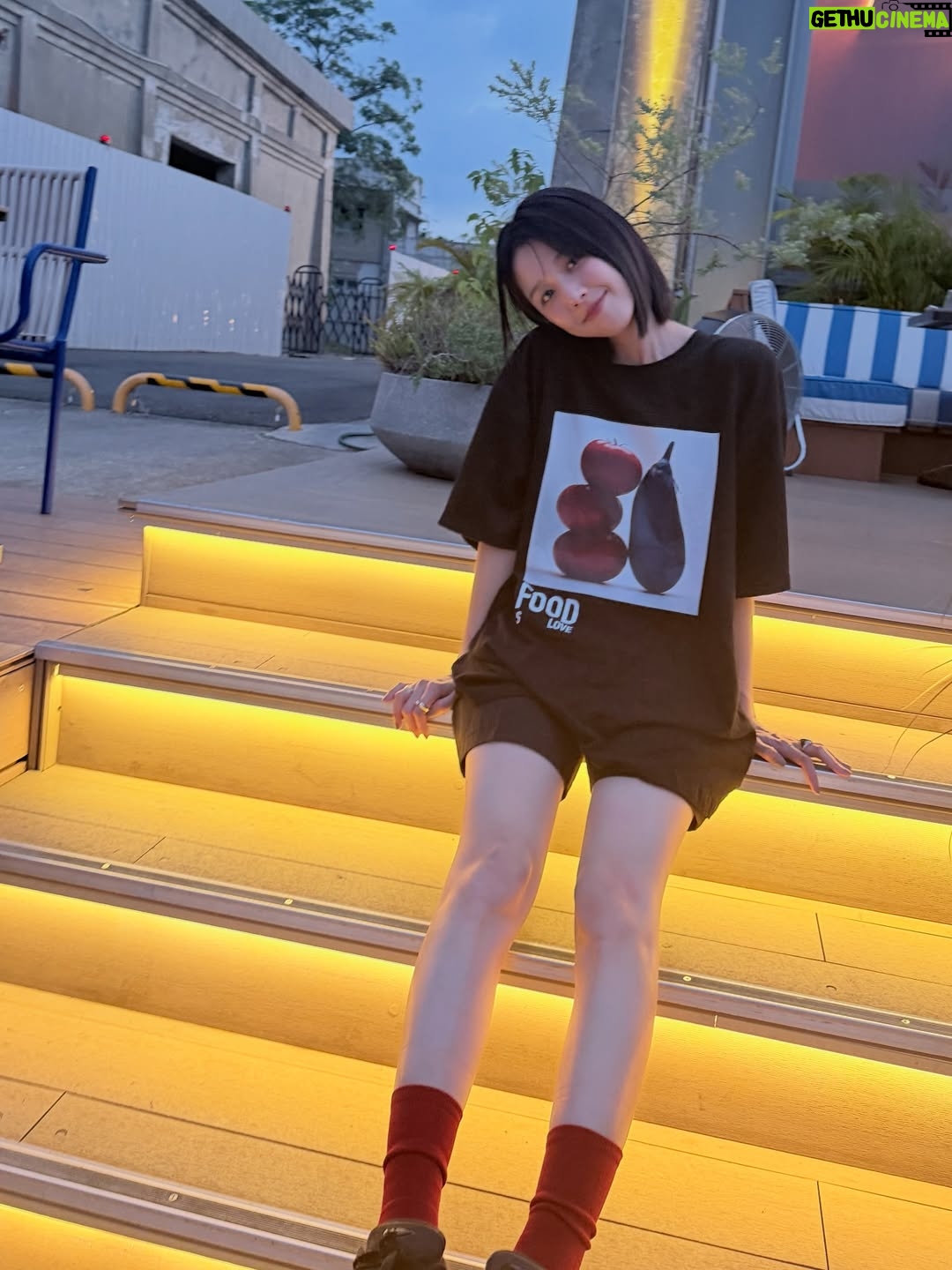 Ivy Shao - 39.7K Likes - Take a little time to smile 

@michaelkors