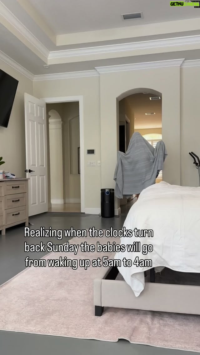 Jamie Otis - 2.2K Likes - Don’t forget to turn your clocks back this weekend 😭😭😭 Juuuuust when we get our babies on a schedule the clocks gotta do this to us🤦🏼‍♀️😆 We get one less hour of sunlight in the evening and 10 less hours of sleep🤪😅

Are you in favor of daylights saving time or opposed? I’d love to just keep the clocks the same all year round…at least til all my kids are grown!💯🙏😅