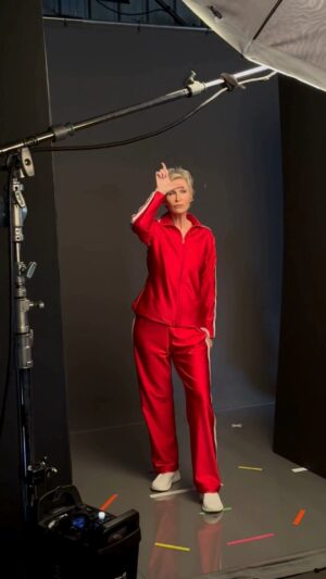 Jane Lynch Instagram - The QUEEN herself is BACK!!! 🤩

Don't miss the series premiere of Celebrity #WeakestLinkFOX tonight!