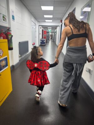 Janette Manrara Instagram - There was a cute little lady bug 🐞 flying around @bbcstrictly yesterday during rehearsals for what I think was one of THE BEST #Halloween shows we’ve ever had. Visiting #Strictly on Halloween has become a bit of a tradition for Lyra. We’ll see you again next year! 🎃