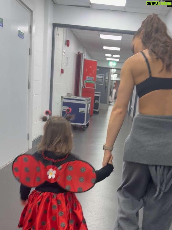 Janette Manrara - 25K Likes - There was a cute little lady bug 🐞 flying around @bbcstrictly yesterday during rehearsals for what I think was one of THE BEST #Halloween shows we’ve ever had. Visiting #Strictly on Halloween has become a bit of a tradition for Lyra. We’ll see you again next year! 🎃