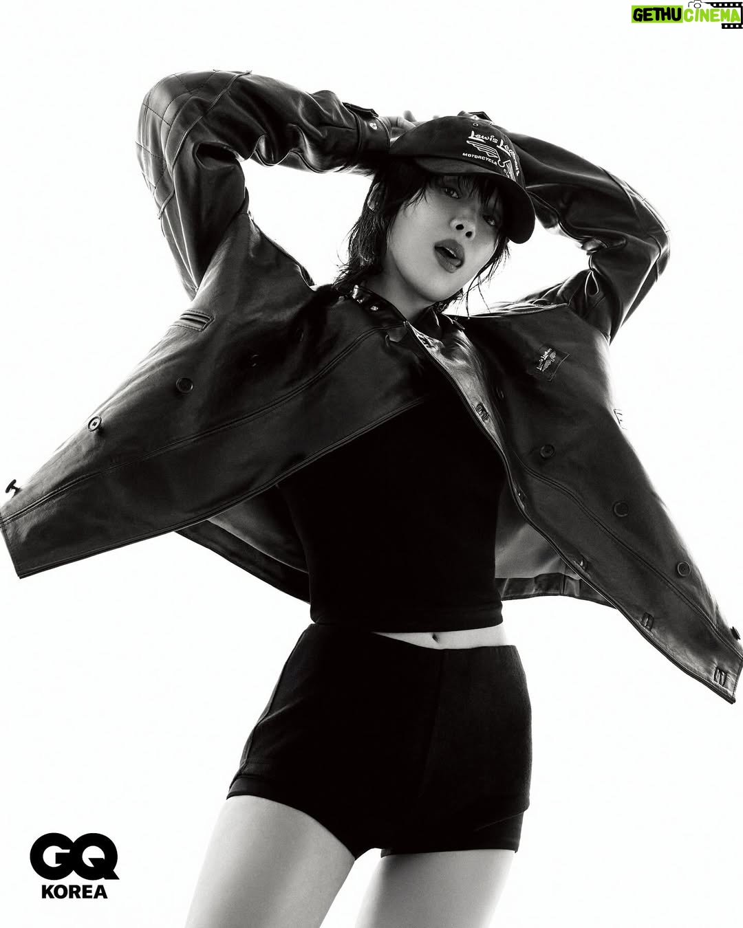 Jang Do-yeon - 44.3K Likes - 새로이 빚어졌거나, 또는 미처 몰랐던 장도연의 장면들. 그리고 ‘좋은 영화’ 목록에 꽂아두고 자꾸 재생하고 싶은 슴슴하고 앙증맞고 짙은 장도연의 이야기를 <지큐> 7월호, gqkorea.co.kr에 담았습니다. 
-
@jang.doyoun #JANGDOYOUN #장도연 #너의나라 #장도바리바리 #GQKOREA 
-
FEATURE EDITOR 전희란 
PHOTOGRAPHER 장기평 @keep_young 
STYLIST 박선영 @fotodud 
HAIR 안혜수 @ineedsoo
MAKE-UP 강미 at 그린 @gmavec
