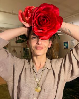 Jemima Kirke Instagram - I was born to be 40. 💐