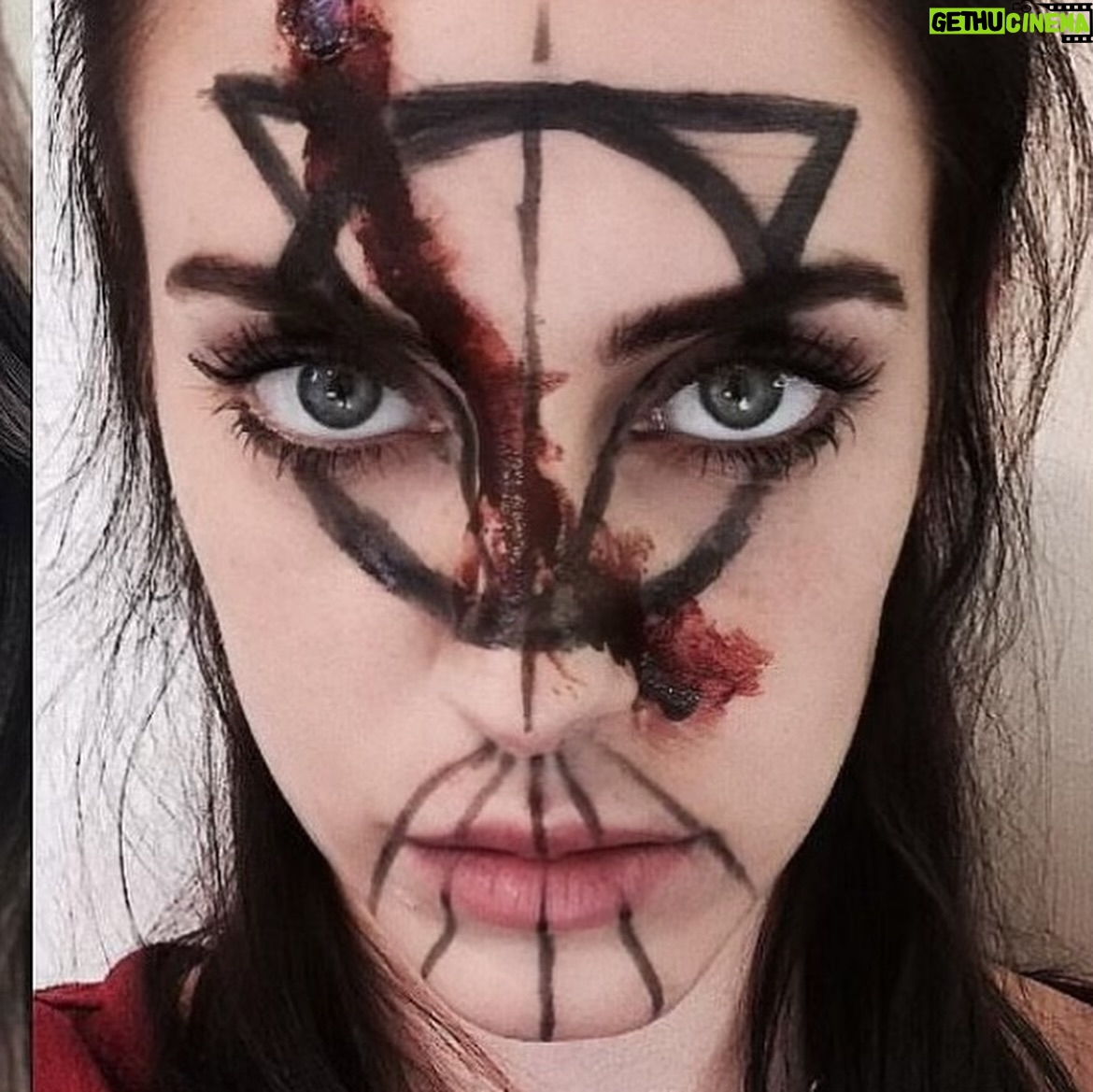 Jessica Lowndes - 5.3K Likes - ’Tis the season 🩸🦇🎃👻🔪 Getting ready to shoot a horror movie I wrote verrrry soon! 🎬 #cantwait #tbt 

Swipe to the end for one of my more bizarre roles 🤣 I love my job!