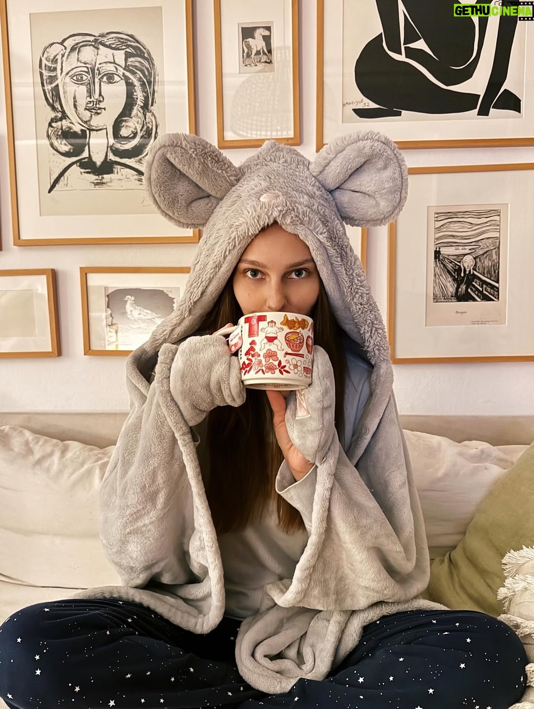 Jessica May - 14.6K Likes - Brezilya’da bronzlaştım, İstanbul’da donlaştım 😎🥶