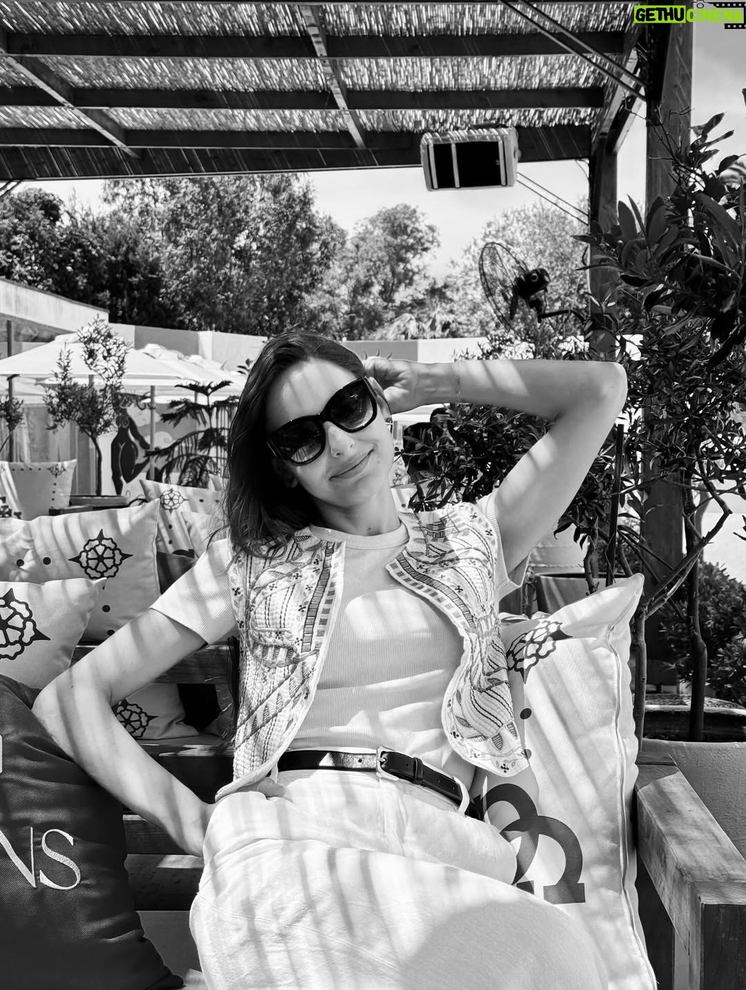 Jessica May - 21.6K Likes - Sezonun ilk keteni giyildiğine göre resmi olarak yaz sezonu açılmıştır ☀️❤️ 

#davet #summer