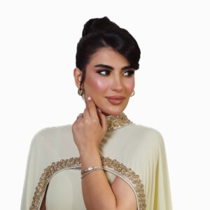 Jouman Kathem Instagram - عيدكم مُبارك ..
‏وكل عامٍ وأنتم بخير، هانئون في منازلكم، 
‏بجوار عائلاتكم وأحبتكم، تحفكم محبّة الله
‏ ورحمته ولُطفه وأرزاقه ♥️ ..
