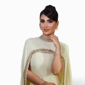Jouman Kathem Instagram - عيدكم مُبارك ..
‏وكل عامٍ وأنتم بخير، هانئون في منازلكم، 
‏بجوار عائلاتكم وأحبتكم، تحفكم محبّة الله
‏ ورحمته ولُطفه وأرزاقه ♥️ ..