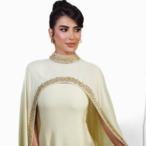 Jouman Kathem Instagram - عيدكم مُبارك ..
‏وكل عامٍ وأنتم بخير، هانئون في منازلكم، 
‏بجوار عائلاتكم وأحبتكم، تحفكم محبّة الله
‏ ورحمته ولُطفه وأرزاقه ♥️ ..
