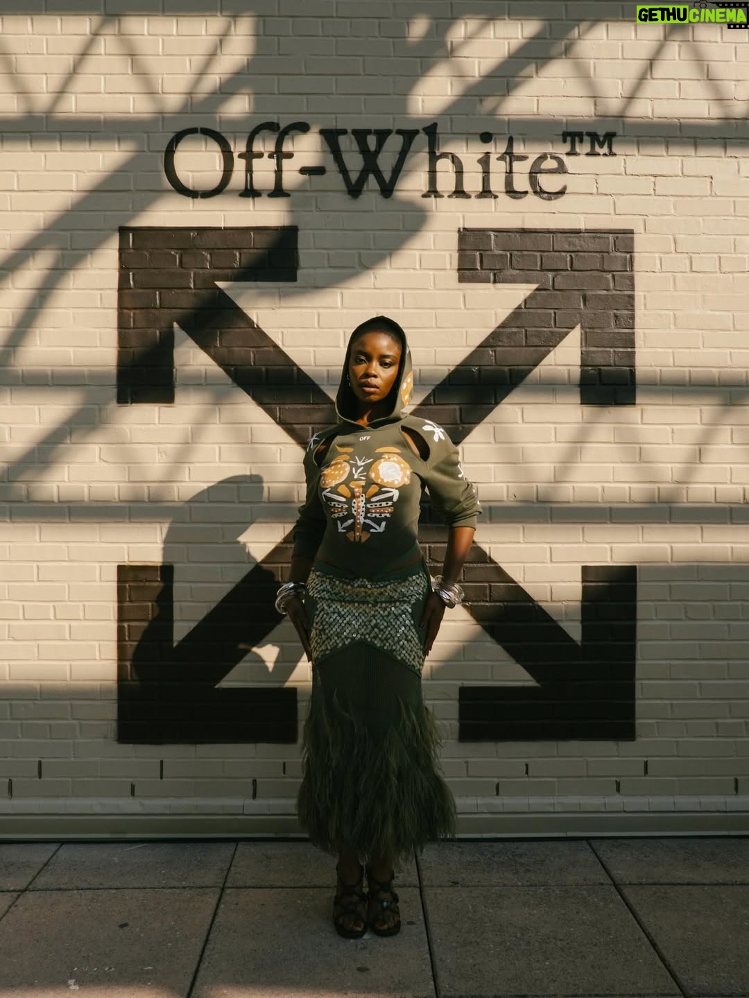 Joy Sunday - 25K Likes - @off____white