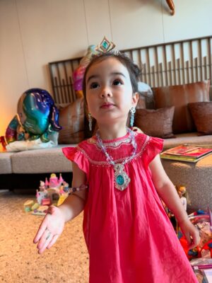 Julie Estelle Instagram - A special day celebrating Brielle🎂🎈🥳
In a blink of an eye you turned 2🥹 You are our little sunshine my baby girl❤️ Happy birthday! Je t’aime😘
