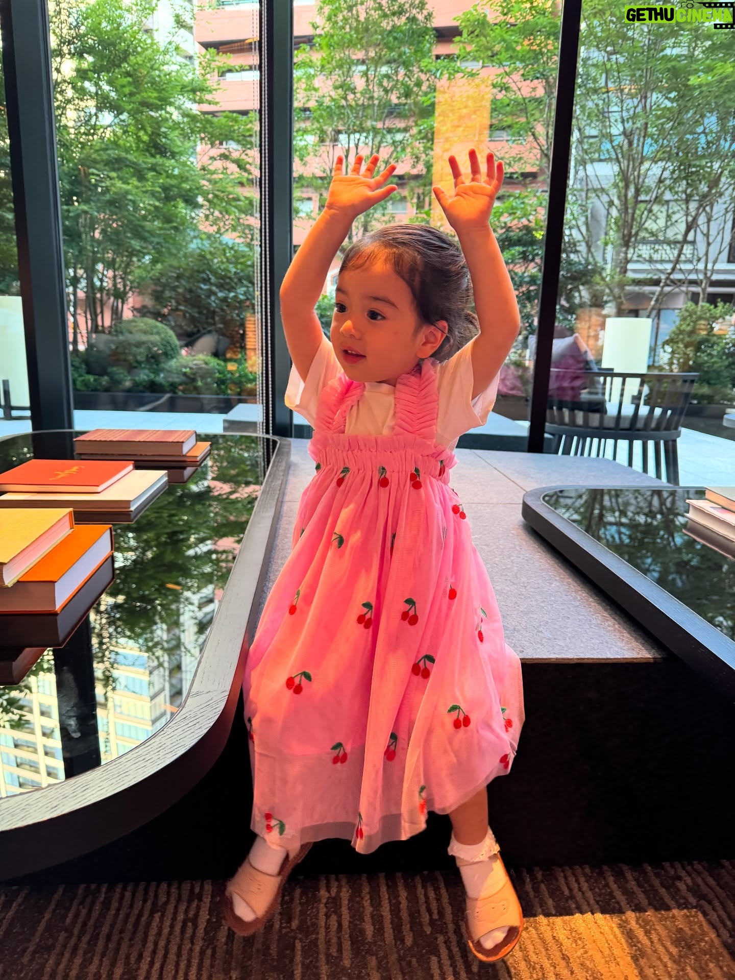 Julie Estelle - 13.6K Likes - A special day celebrating Brielle🎂🎈🥳
In a blink of an eye you turned 2🥹 You are our little sunshine my baby girl❤️ Happy birthday! Je t’aime😘
